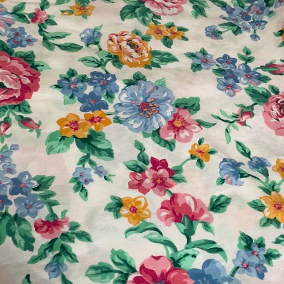JCPenney Floral Twin Flat Sheet in rose garden theme. 1980/90s - Picture 1 of 7